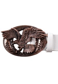 Witte leren riem met een bronzen gesp in de vorm van een adelaar, met gedetailleerdeveren en een cirkelontwerp met geometrische accenten.
