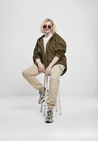 Thumbnail Image 5