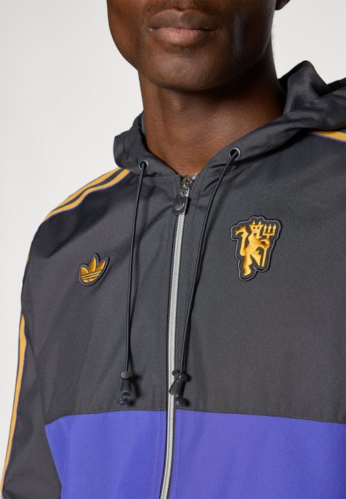 adidas Terrace Icons Parka Manchester United Utility Black — foto 6
