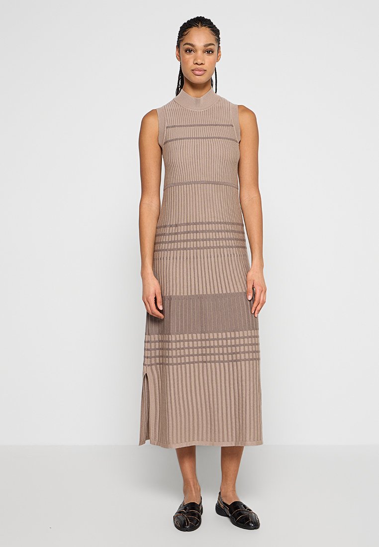 Nike Sportswear Gebreide jurk bruin