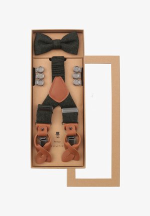 Dark green fabric suspenders with brown leather accents and silver clips. Includes a matching bow tie and buttons, presented in a beige box.