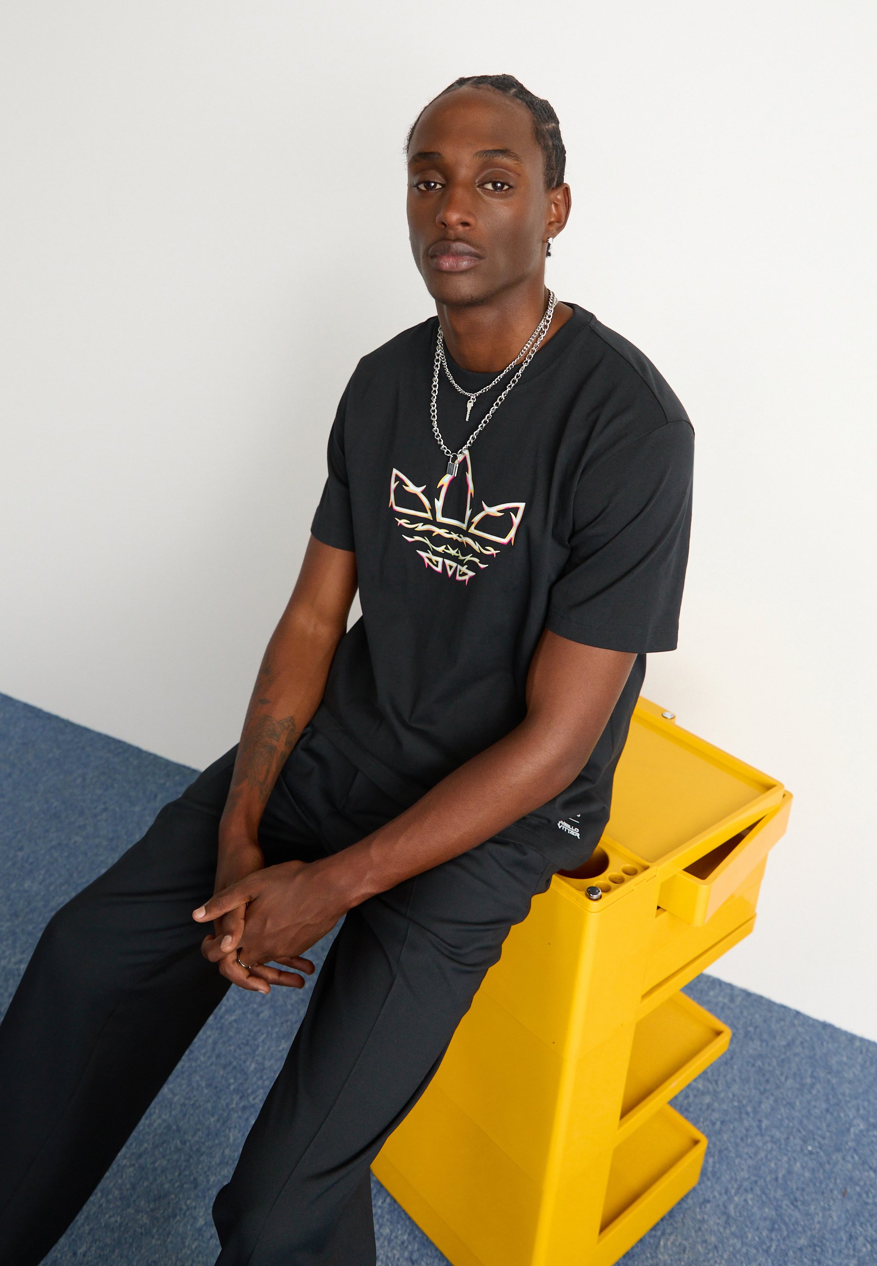 PRIDE INTERNATIONAL DESIGN 半袖Tシャツ 38 adidas Originals PRIDE GRAPHIC SHORT SLEEVE - Print T-shirt