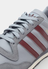 adidas Originals GALAXY OG UNISEX - Trainers - halo silver/shadow red/grey