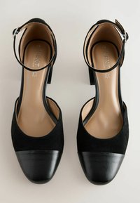 REGULAR FIT  - Pumps - black