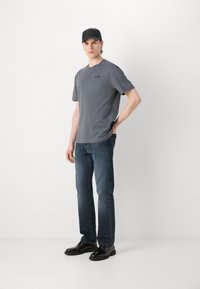 Calvin Klein COMFORT FIT - Jednoduché tričko - iron gate