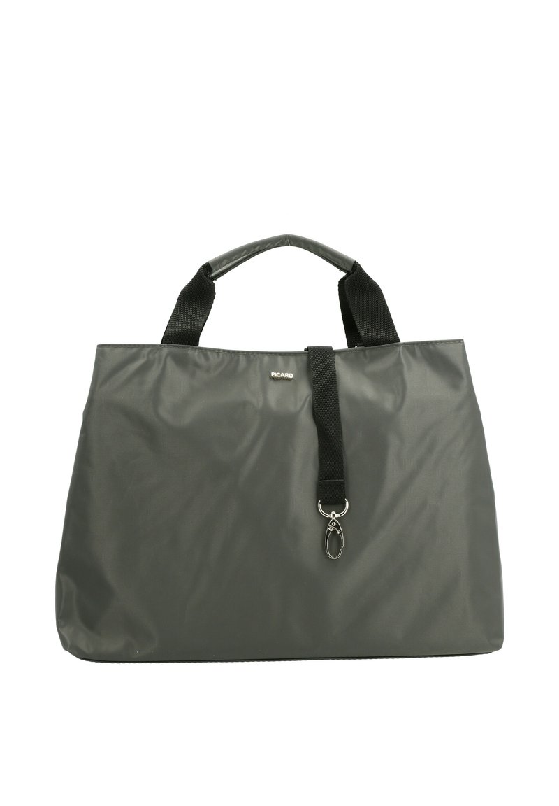 Sac fourre-tout gris avec une texture lisse et brillante, poignées en tissu noir et un accent argenté. Dispose d'une fermeture éclair et d'un détail de logo.