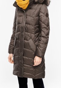 s.Oliver Abrigo de invierno - brown