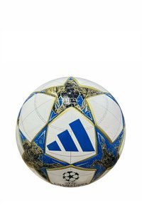 Pallone da calcio bianco con accenti blu e oro, dotato di un motivo a stelle, superficie testurizzata e con il logo Adidas ben visibile.