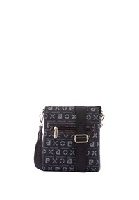 Borsa a tracolla nera con tessuto a fantasia, hardware dorato, tasca frontale con zip e una cintura larga che presenta il nome del marchio.