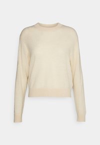 Pull en tricot beige à manches longues avec col rond côtelé, poignets et ourlet, présenté sur un fond blanc uni.