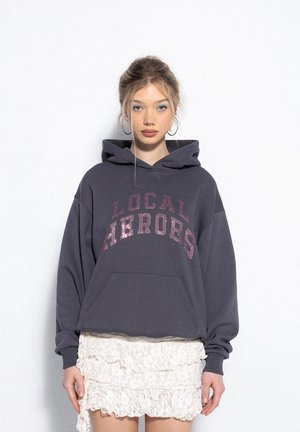 - Bluza z kapturem