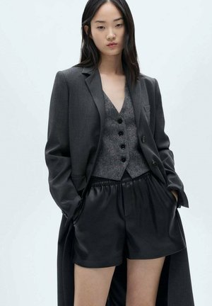 Mango Shorts - black
