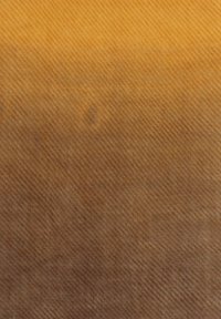 Textúrovaná textília v gradientoch teplých zlatohnedých odtieňov. Obsahuje jemný diagonálny vzor, ktorý vyjadruje mäkký vzhľad.
