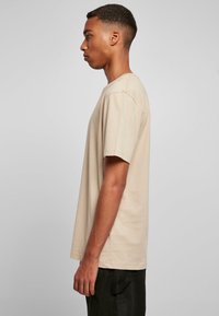 Cayler & Sons T-shirts med print - sand