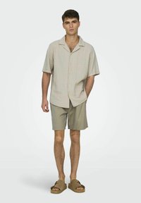 Only & Sons ONSTEL LIFE NOOS - Shorts - coriander