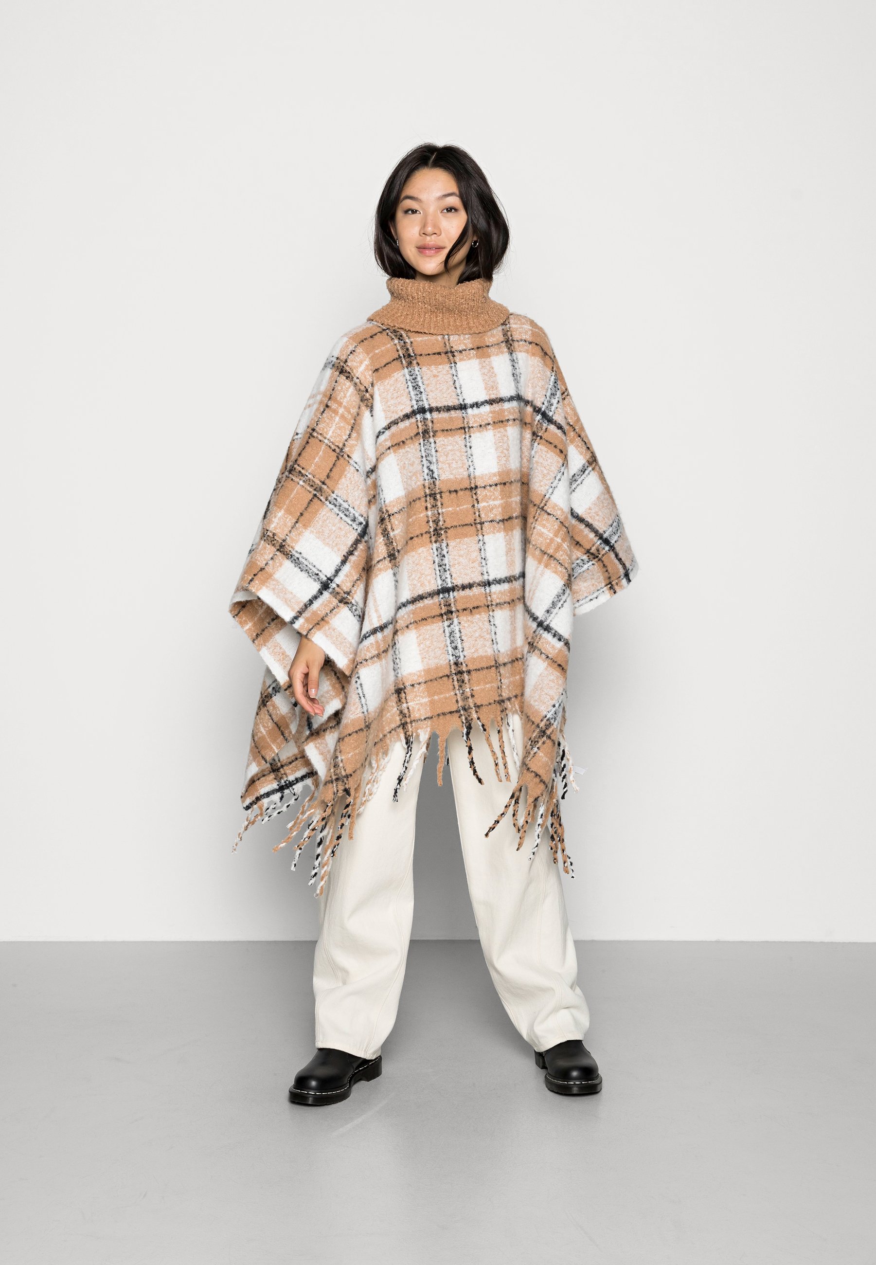 Women VISANELA PONCHO - Cape Women VISANELA PONCHO - Cape