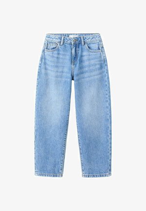 Jeans in denim azzurro chiaro con taglio a gamba dritta, design a cinque tasche, chiusura frontale con bottoni e leggere sfumature sulle cosce anteriori.