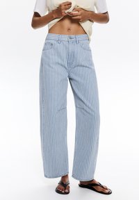 PULL&BEAR - STRIPED - Relaxed fit jeans - blue Thumbnail Image 1