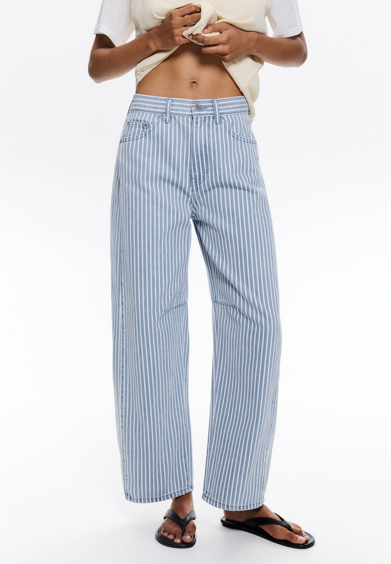 PULL&BEAR - STRIPED - Relaxed fit jeans - blue, Enlarge