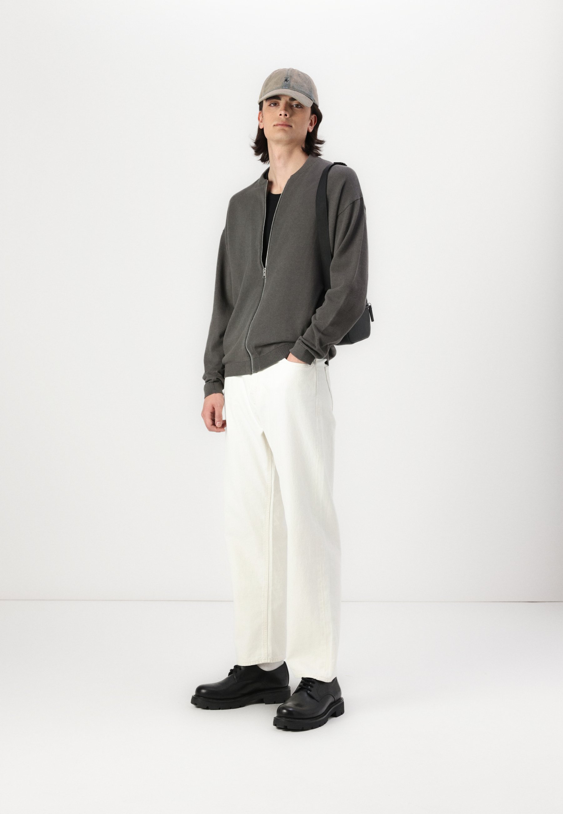 Jack & Jones Eddie - Loose Jeans - white/white denim - Zalando.co.uk Jack & Jones Eddie - Loose Jeans - white/white denim - Zalando.co.uk