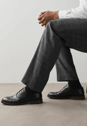 Next, Business-Schnürer - black