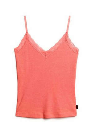 Koraalkleurige tanktop met dunne bandjes, geribbeld patroon en kantafwerking langs de halslijn. De onderrand is recht met een lichte flare.