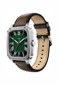 Orologio Fossil quadrato con quadrante verde testurizzato, cassa in metallo argentato e cinturino in pelle marrone con parte interna crema e ritagli rettangolari.