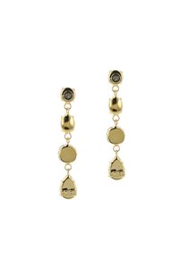 Gouden dangle oorbellen met bloemvormige studs, drie hangende elementen met variërende vormen, gladde oppervlakken en een getextureerde accent aan de onderkant.