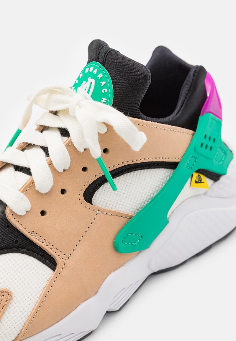 initial optager udvikling af Nike Sportswear AIR HUARACHE - Sneakers - sail/hemp/black/white/stadium  green/hyper violet/flerfarvet - Zalando.dk