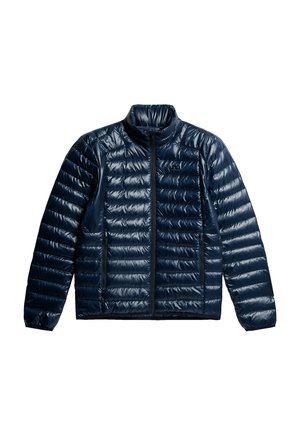 Marinblå puffjacka med hög krage, lätt material, horisontellt quiltat mönster, dragkedjestängning fram och två sidofickor.
