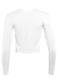 Weißes Langarm-Cropp-Shirt, glatter Stoff, taillierter Schnitt, Rundhalsausschnitt, mit Raglanärmeln und gesäumten Bündchen. Keine sichtbaren Muster oder Logos.