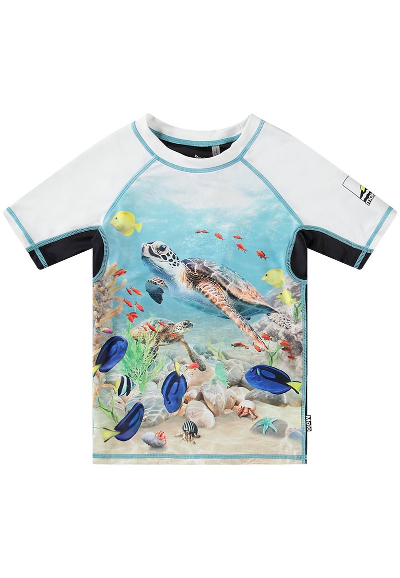 Rash guard kratkih rukava s živopisnom podvodnom scenom koja uključuje morske kornjače, šarene ribe i koralje, s plavim i bijelim naglascima.