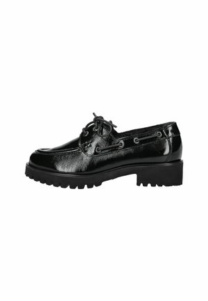 Schwarze Lackleder-Schnürschuhe mit dicker Profilsohle und Mokassinstich, von der Außenseite betrachtet.