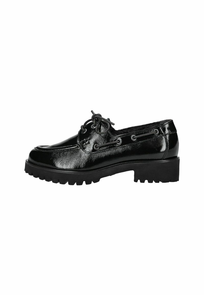 Scarpa nera in pelle verniciata con lace-up, suola spessa a lug e cuciture in stile mocassino, vista dal lato esterno.