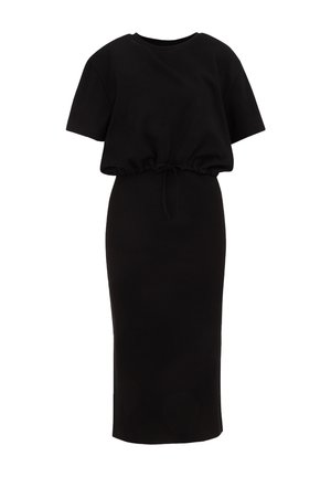 Zwarte midi-jurk met korte mouwen, een getailleerde taille en een relaxte pasvorm. Eenvoudig ontwerp, soepele textuur en minimalistische stijl.