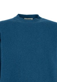 Maglione blu a maglia con colletto rotondo e texture rigata, caratterizzato da una finitura liscia e da un design semplice senza motivi o accenti.