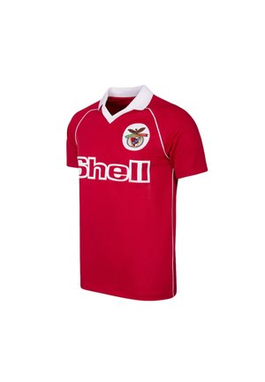 Rotes Fußballtrikot mit kurzen Ärmeln, weißem Kragen, weißen Paspeln, Shell-Sponsorlogo und rundem Mannschaftswappen mit Adler auf der Brust.