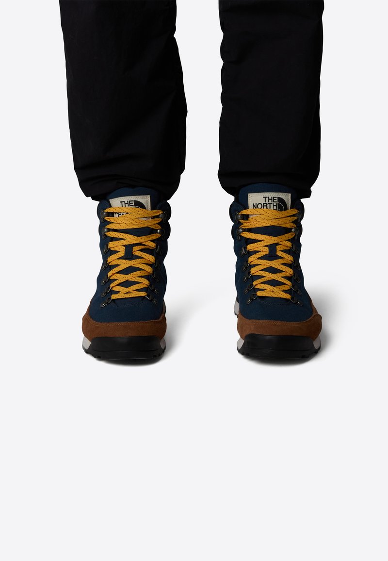The North Face navy blue hiking boots with yellow-accent laces The North Face BACK TO BERKELEY IV WP - Lace-up ankle boots  main image 3