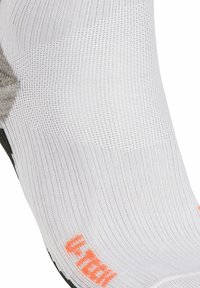 FALKE RU True Motion Nevos Running with u-tech cushioning - Sportsocken - white