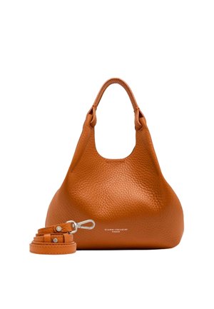 Borsa a mano in pelle marrone strutturata con manico corto e tracolla staccabile con fibbia in argento, con marchio "Gianni Chiarini Firenze" sul davanti.