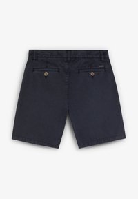 Pantaloni corti in cotone navy con taglio sartoriale. Presentano due tasche posteriori con chiusura a bottone e una texture liscia. Lunghezza a metà coscia.
