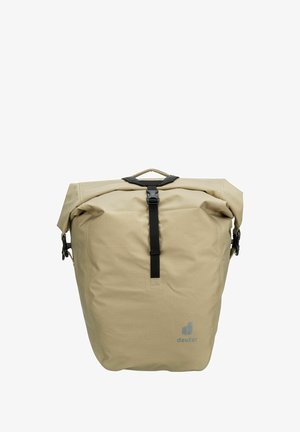 Zaino roll-top marrone realizzato in materiale impermeabile. Caratterizzato da spallacci neri, chiusura a fibbia e logo in basso. Texture liscia.