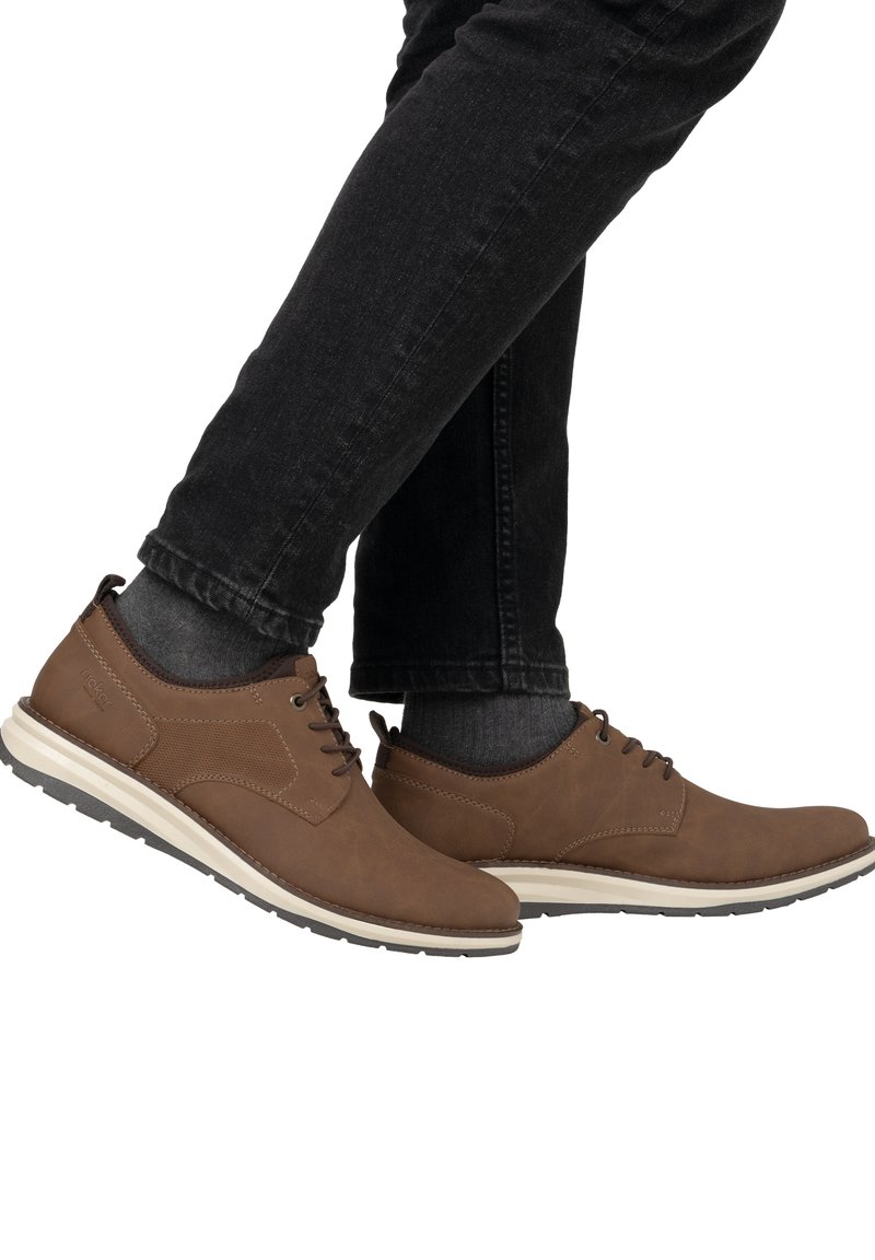 Rieker Baskets basses - nougatbraun