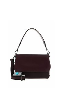 Sac à main en cuir bourgogne avec rabat repliable, bandoulière ajustable, quincaillerie argentée et finition texturée. Comprend une pièce d'accent amovible.