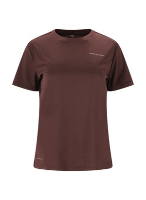 Brun kortärmad sport T-shirt tillverkad av ett smidigt, fukttransporterande material. Har en rund halsringning och diskret logotyp på framsidan.
