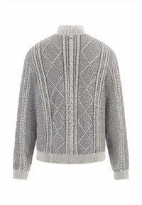 Maglione grigio lavorato a maglia con collo alto, motivi a trecce e diamanti texturizzati, polsini e orlo a coste.