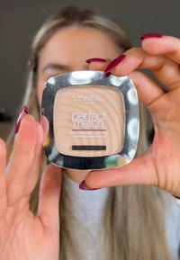 L'Oréal Paris PERFECT MATCH POWDER - Puder - 3w golden beige