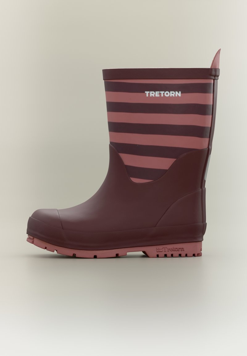 Botte de pluie en caoutchouc mi-haute de couleur bordeaux et rose avec des rayures horizontales et le logo "TRETORN" sur le haut de la tige.