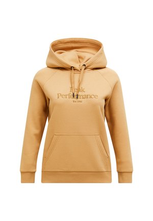 Mosterdkleurige hoodie met een kangoeroezak, een capuchon met trekkoord en geborduurde tekst "Peak Performance Est. 1986" op de voorkant.