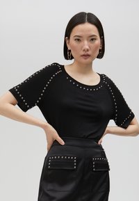 Triko s potiskem - black